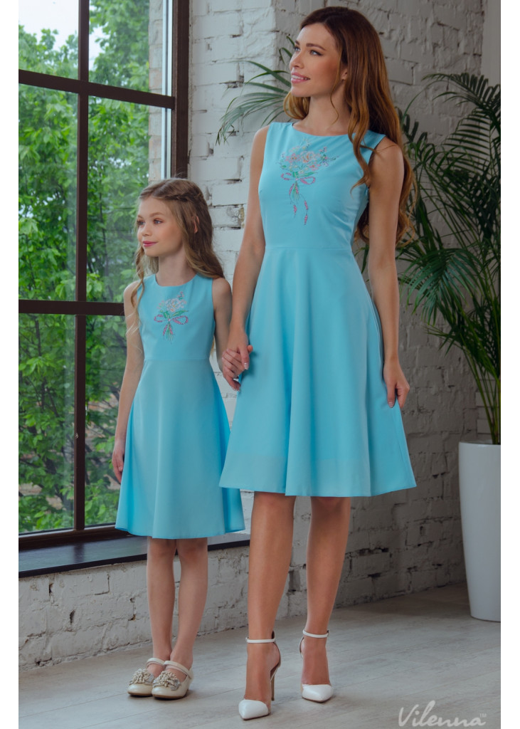 Сукня для дівчинки з квітковою вишивкою та оригінальними зав'язками на спині • колір: блакитний • інтернет магазин • vilenna • ф