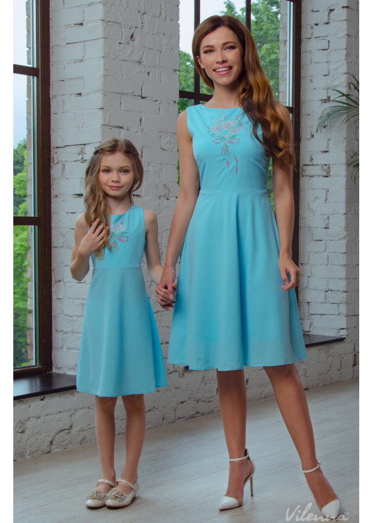 Сукня для дівчинки з квітковою вишивкою та оригінальними зав'язками на спині • колір: блакитний • інтернет магазин • vilenna • р